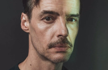 Paul Hilton: &lsquo;Out of all the Scrooges at the Old Vic, I bet I&rsquo;m the skintest&rsquo;